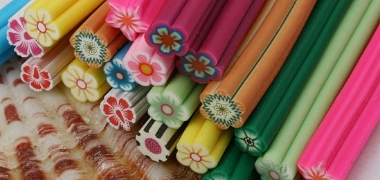 палочки с цветами из полимерной глины