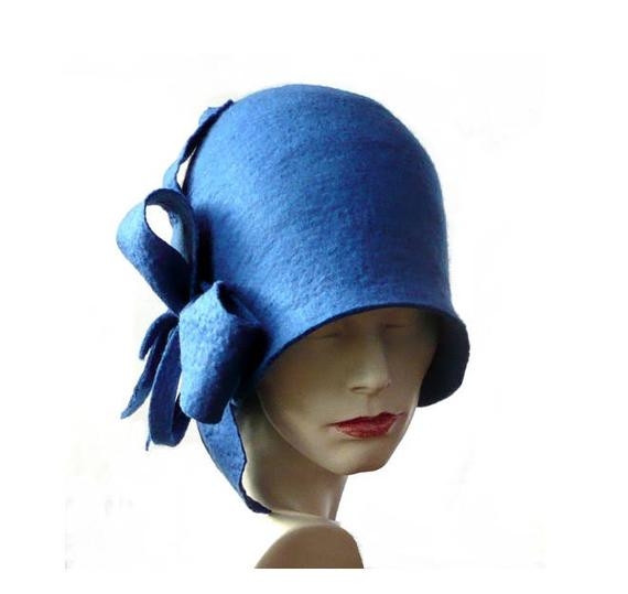 синяя валяная шляпа